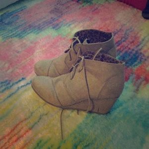 High-Heel Boots, Size 4 (Big Girls)